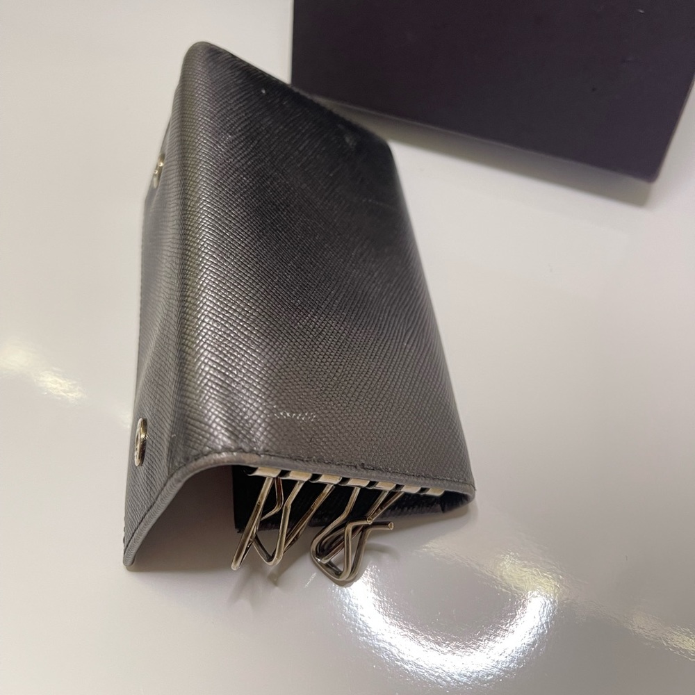Prada Gunmetal Saffiano Key Holder / Card Tri-Fold Organizer Unisex - Picture 2 of 13
